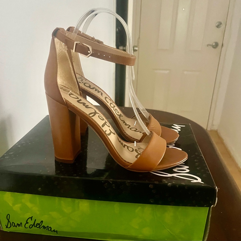 Sam Edelman Yaro Sandals in Saddle